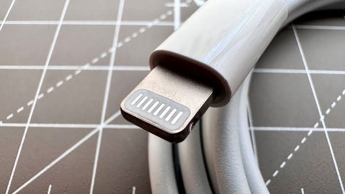 خطرات استفاده از کابل فیک و تقلبی برای گوشی